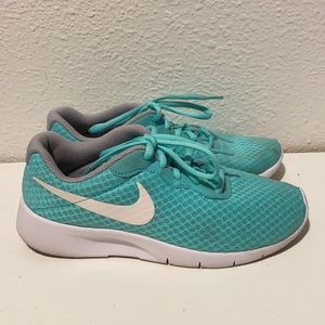 Kids Nike Tanjun sneakers